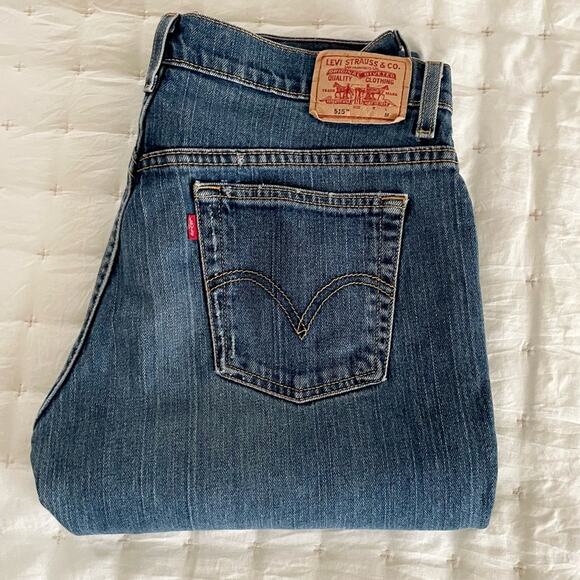 Levi’s 515 Nouveau Bootcut Mid Rise Jeans Women's  10 M | Blue Denim | EUC - Picture 3 of 11